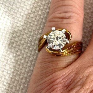 Gold-tone and simulated diamond fashion ring. Size 5 3/4.